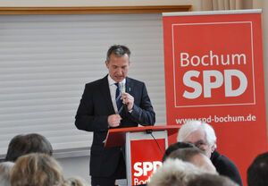 Frank Baranowski erinnerte sich in seinem Vortrag auch seine Studentenzeit an der Ruhr-Uni.