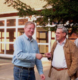 Dirk Eckardt (Ortsvereinsvorsitzender) und Rudi Mahlzahn (örtliches Ratsmitglied)